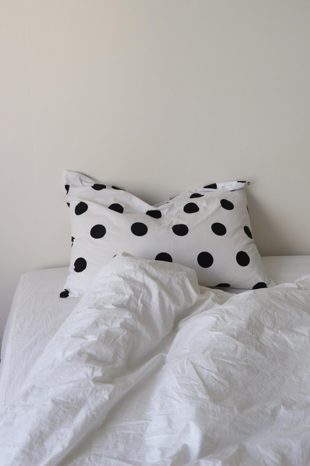 Dot pillow cover(Bk)