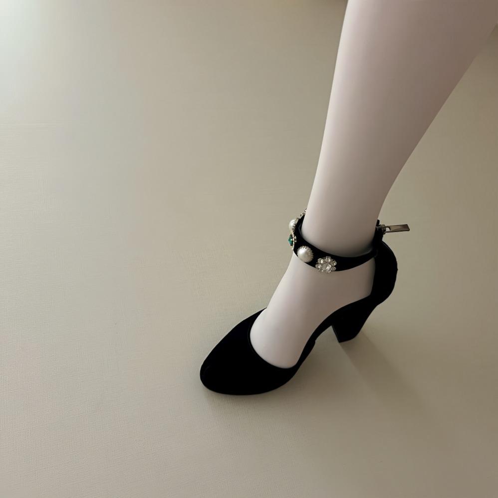 크레센트서울 BELL VELVET JEWEL STRAP ROUND PUMPS - black