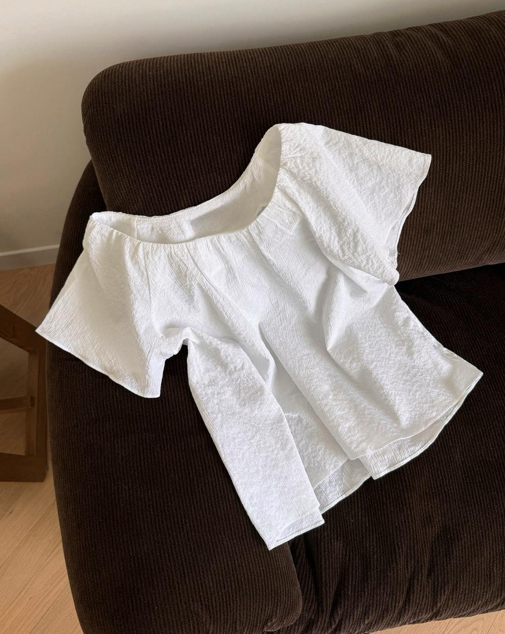 NEW5%39000->37000 클레르 블라우스