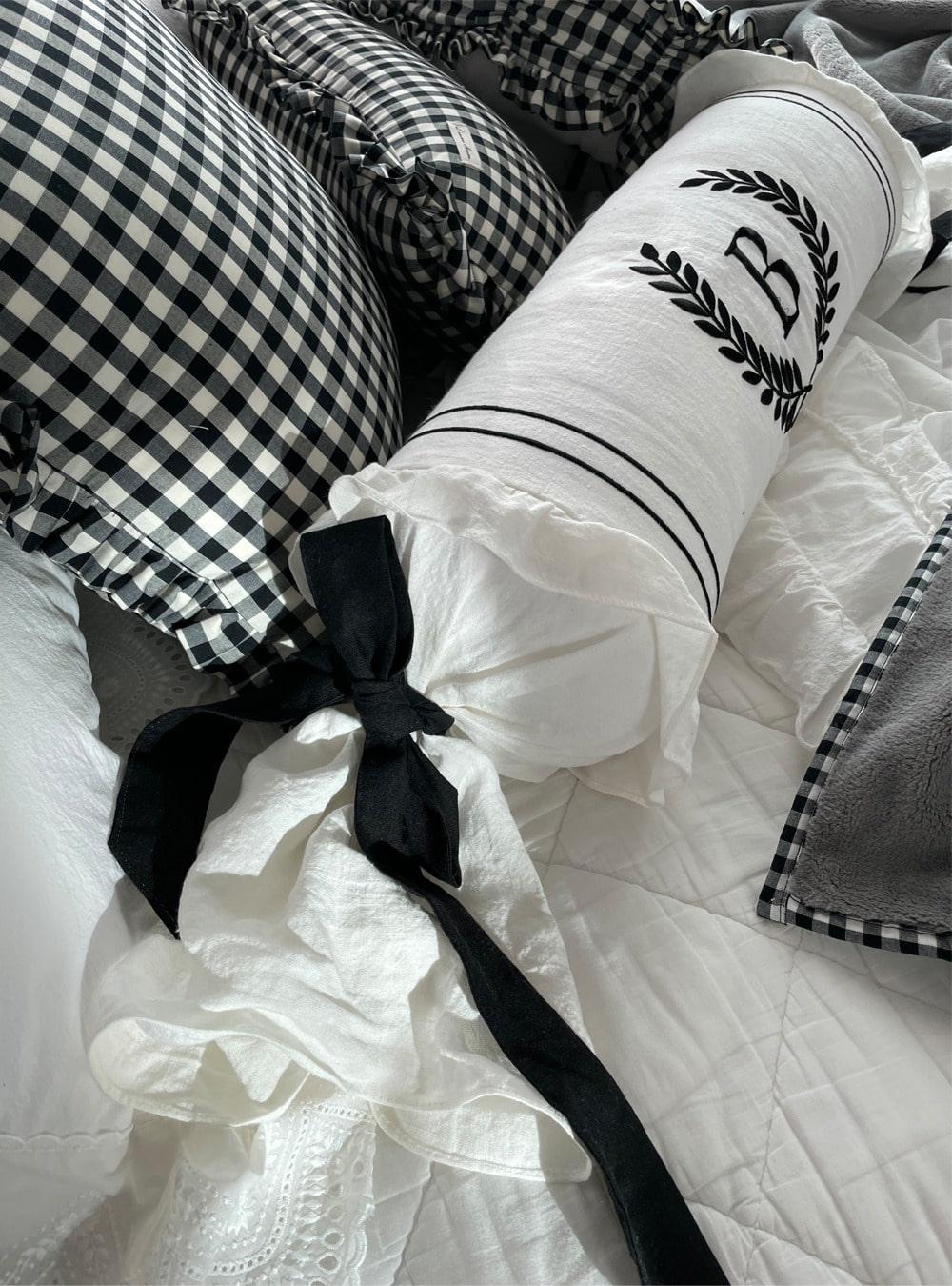 B 월계수 블랙 린넨 캔디 쿠션