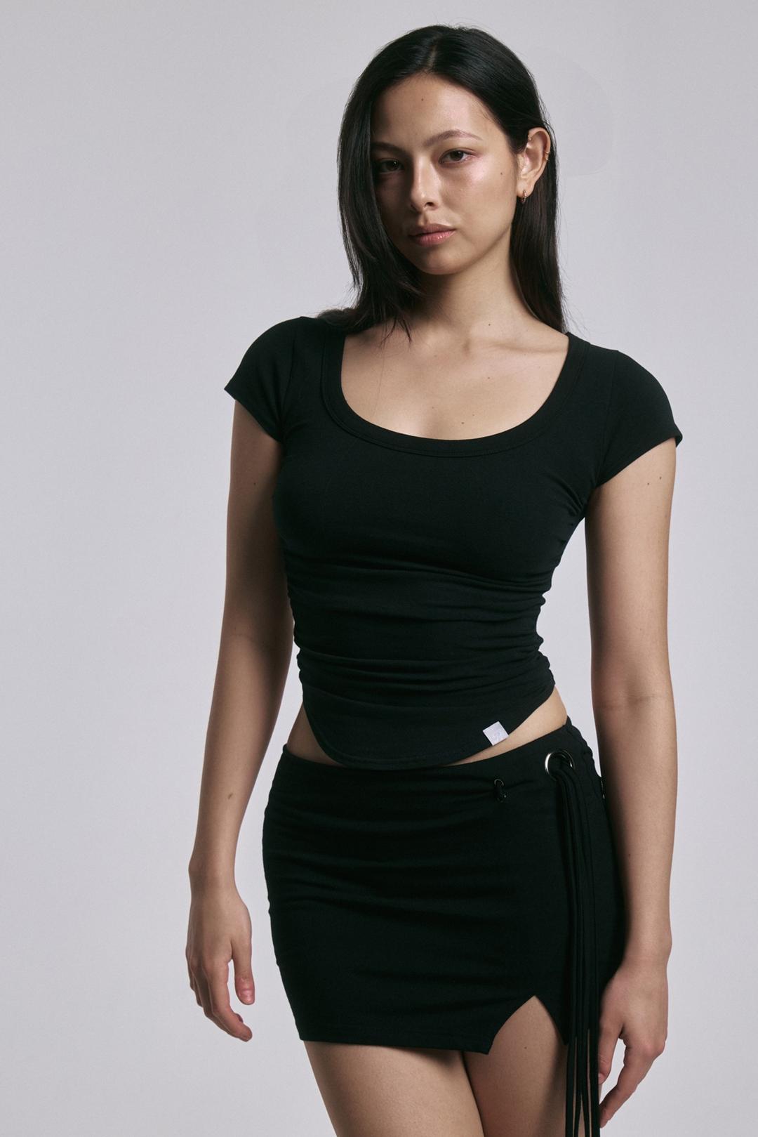 New MOMO Shirring Short Top (Black)