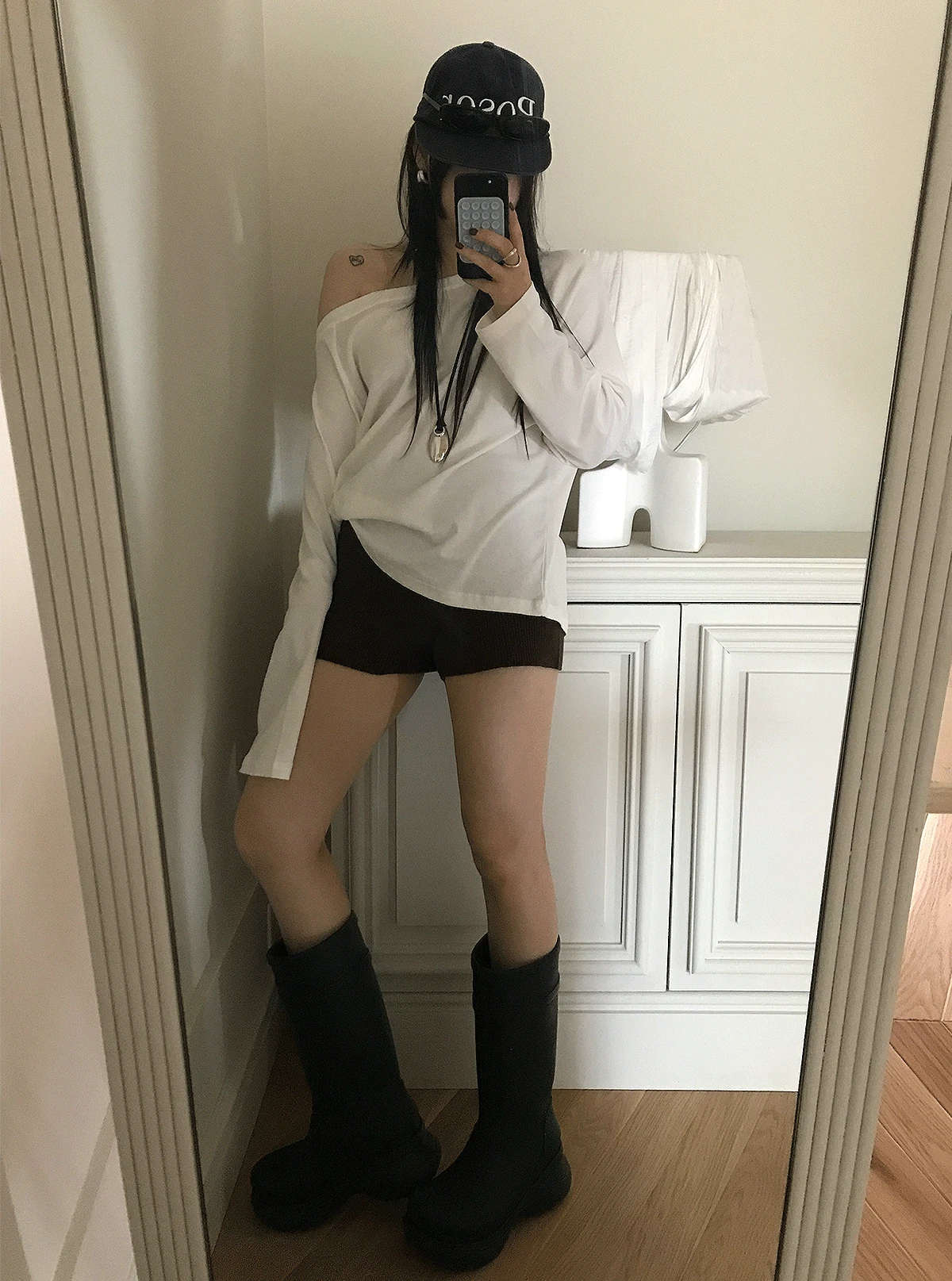 25FW ONE OFF-SHOULDER T-SHIRT (3COL)📍HIGH QUALITY 강력추천