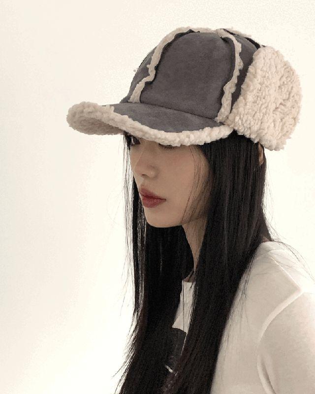 투파이 무스탕 스웨이드 귀도리 뒷밴딩 군밤 모자