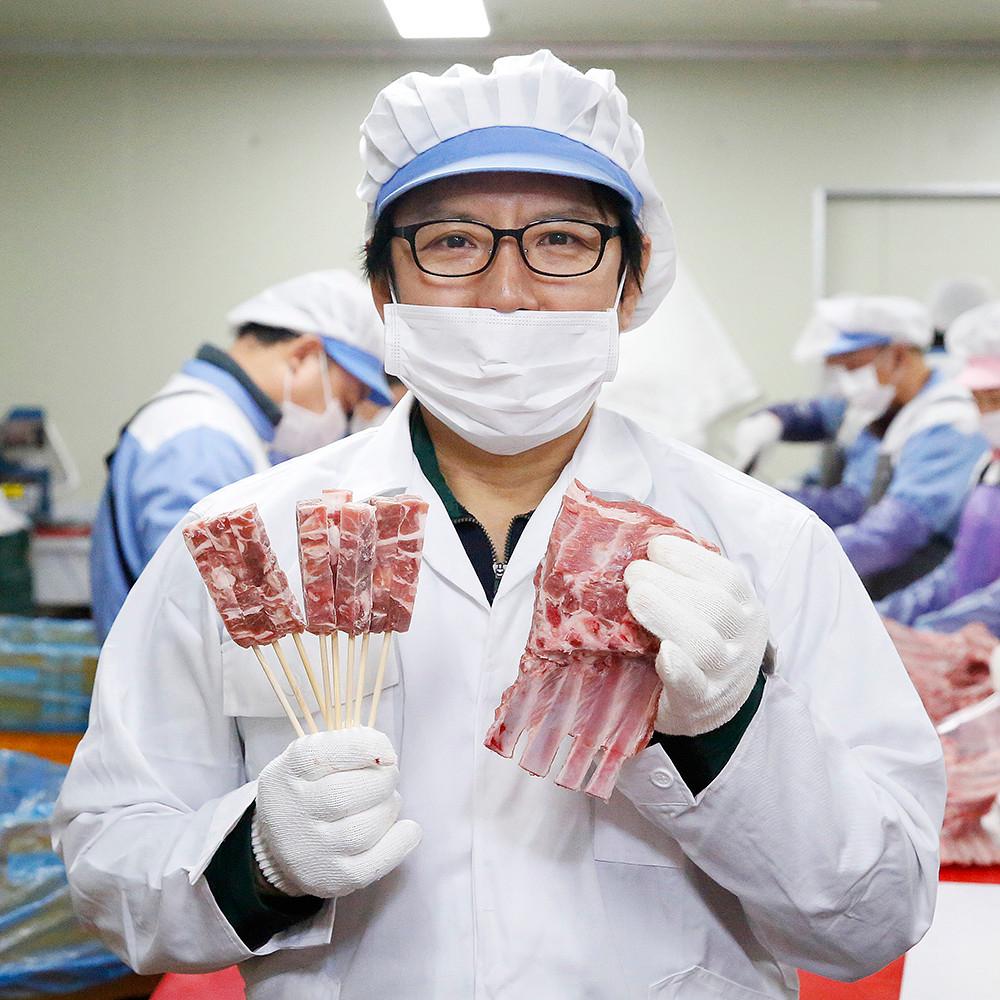 목초 지대에서 자란 양고기 양갈비 양꼬치