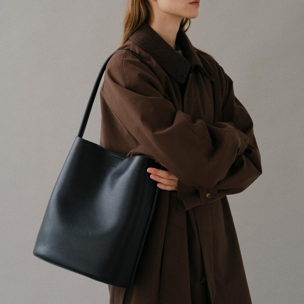 [10/16 순차출고]Large Mug shoulder bag Black