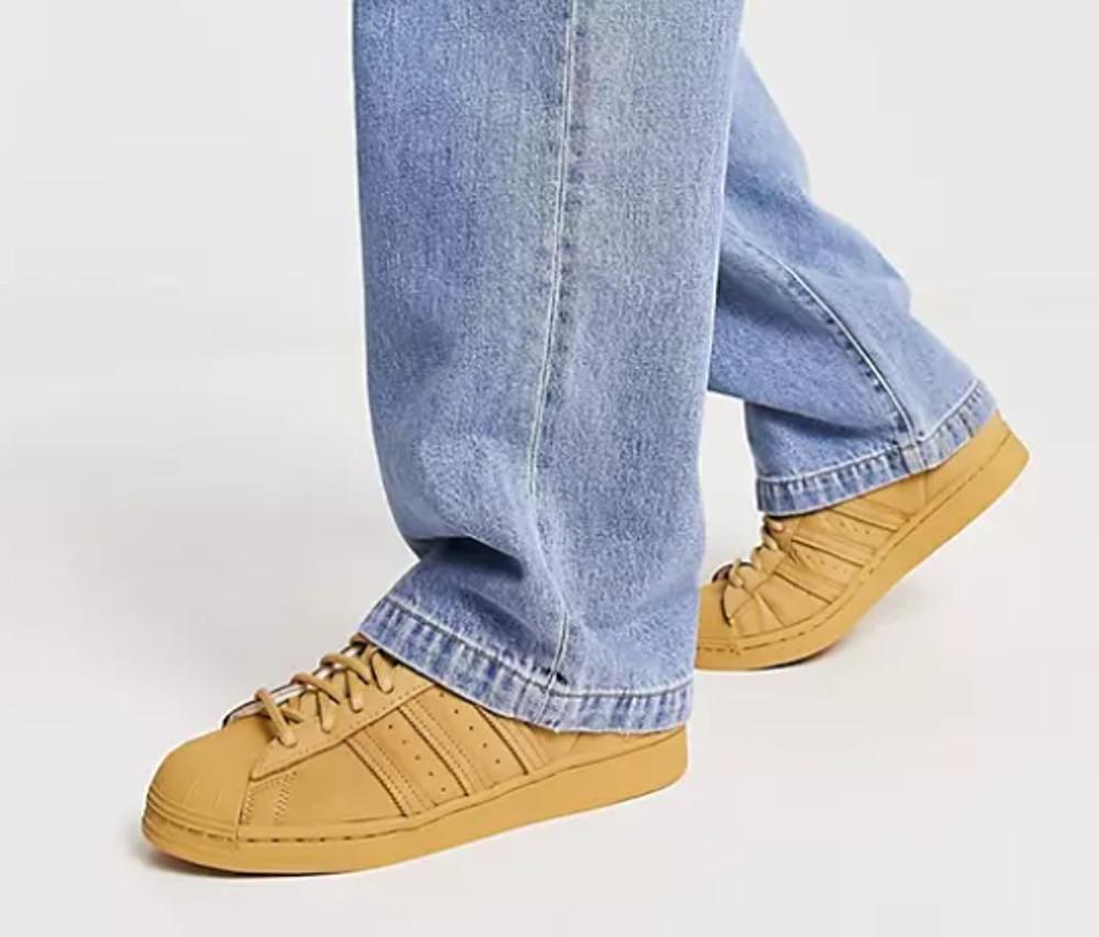 아디다스 된장 슈퍼스타 남녀공용 위트 골든 베이지 커플운동화 GZ4831