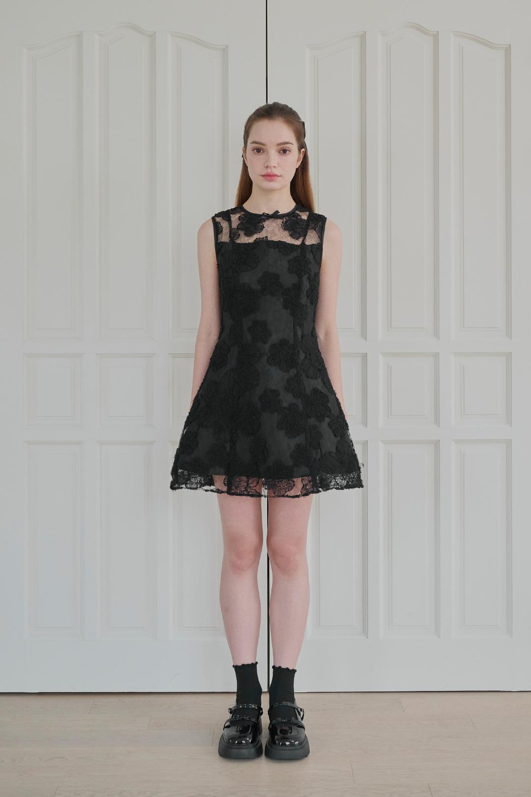 (레드벨벳 예리 착용)Flower embroidery mini dress