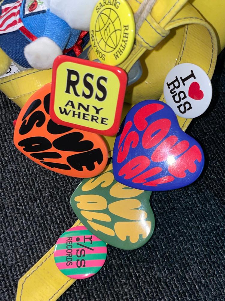 [RSS Exclusive] LOVE IS ALL 뱃지(GREEN/ORANGE)
