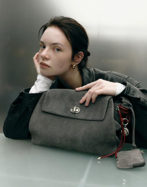 [AUBE] 이태리스웨이드/누벅 오브 장식 숄더백 M 4color