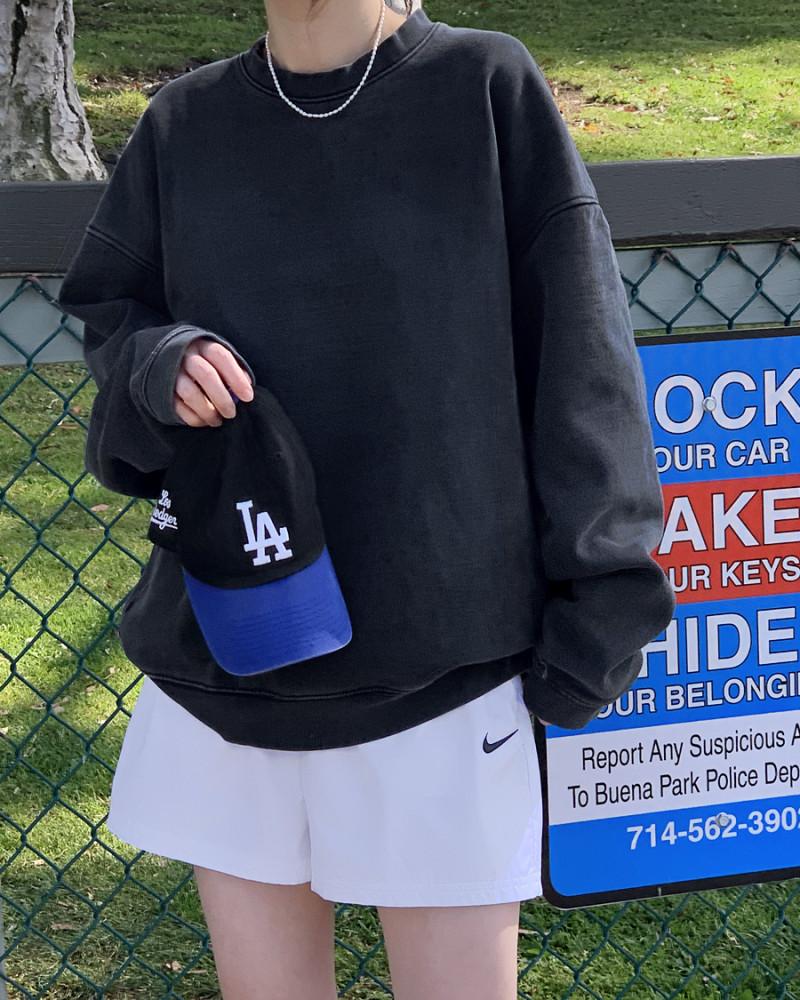 나이키 여성 미드라이즈 에센셜 리펠 화이트 밴딩 쇼츠 반바지