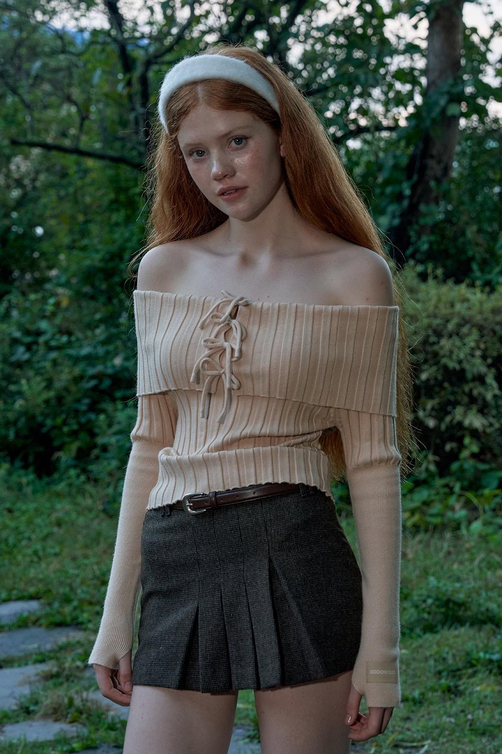 (예약배송 11/3) TIE OFF SHOULDER KNIT TOP BEGIE