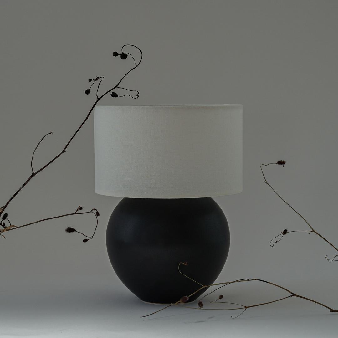 MOON JAR TABLE LAMP -deep black (6/20 이후 순차출고)