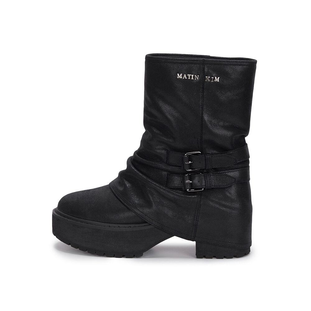 BUCKLE LAYERED LEATHER MIDDLE BOOTS IN BLACK