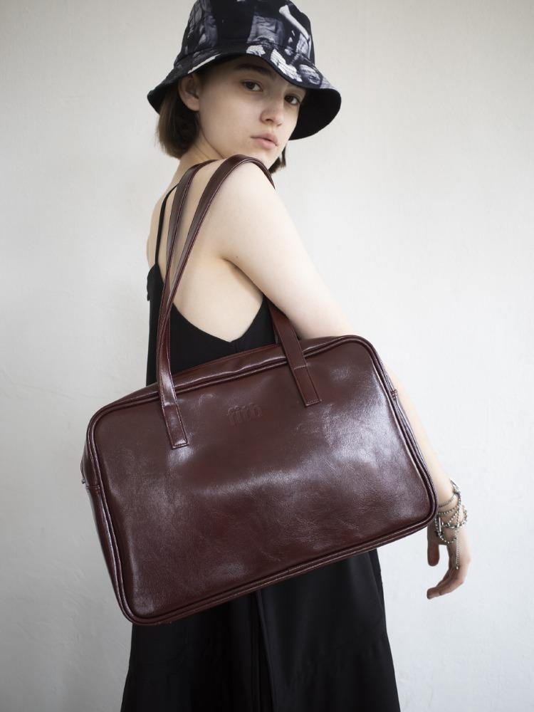 Trapezoid Shoulder Bag (crack)(red bean)