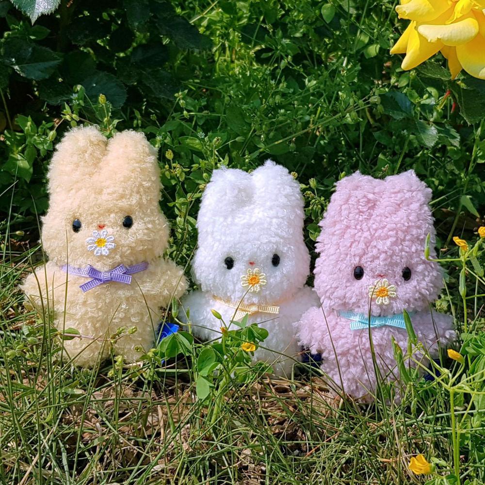 꽃을 문 큰귀 삐앙이 키덜트 애착인형 토끼