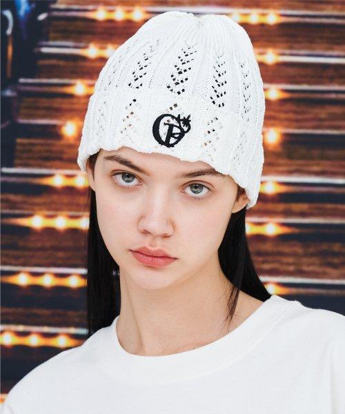 크로셰 로고 비니 아이보리