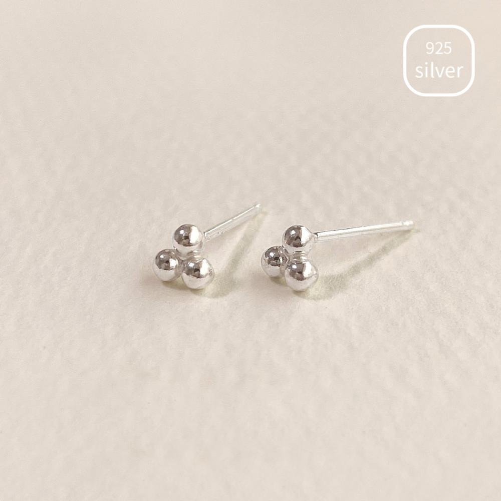 925실버 쓰리볼 삼각 스터드 귀걸이