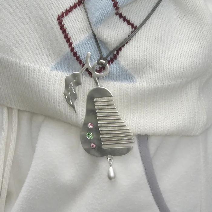 Pear Brush Bag (Silver)