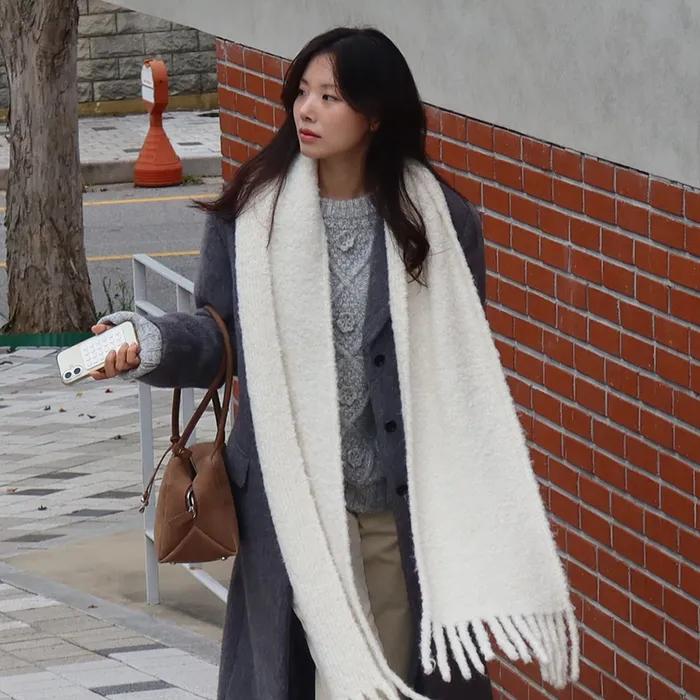 SOFT VOLUME MUFFLER_IVORY