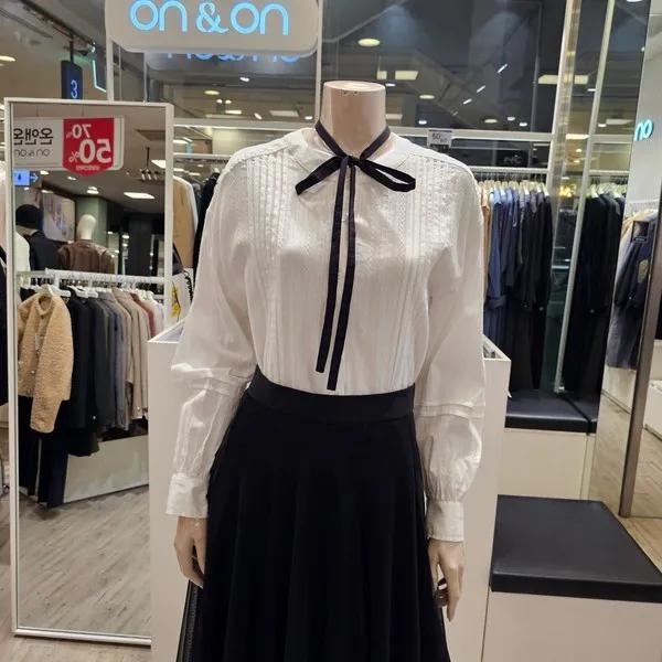 [온앤온]온앤온 리본타이 면혼방 블라우스 NJW4SB222_P357645721