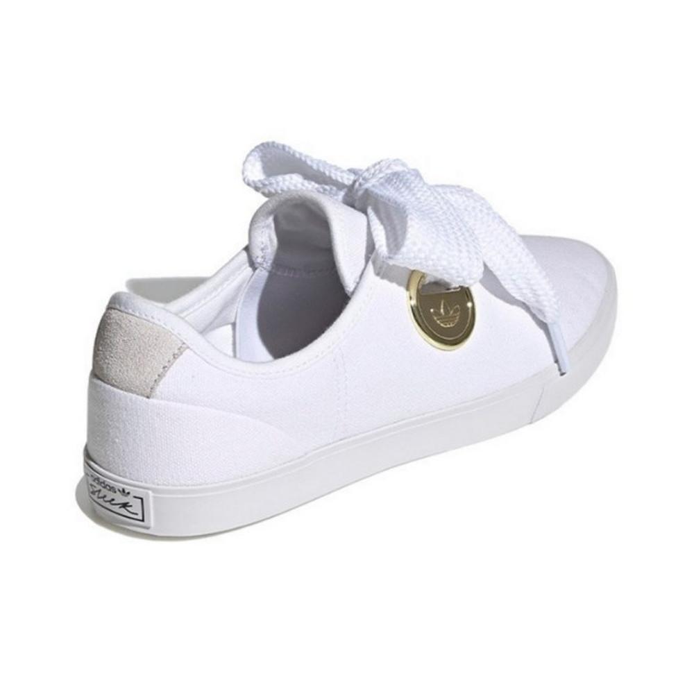 아디다스 우먼스 슬릭 로우 리본 슬립온 화이트 골드 메탈릭 FV0740