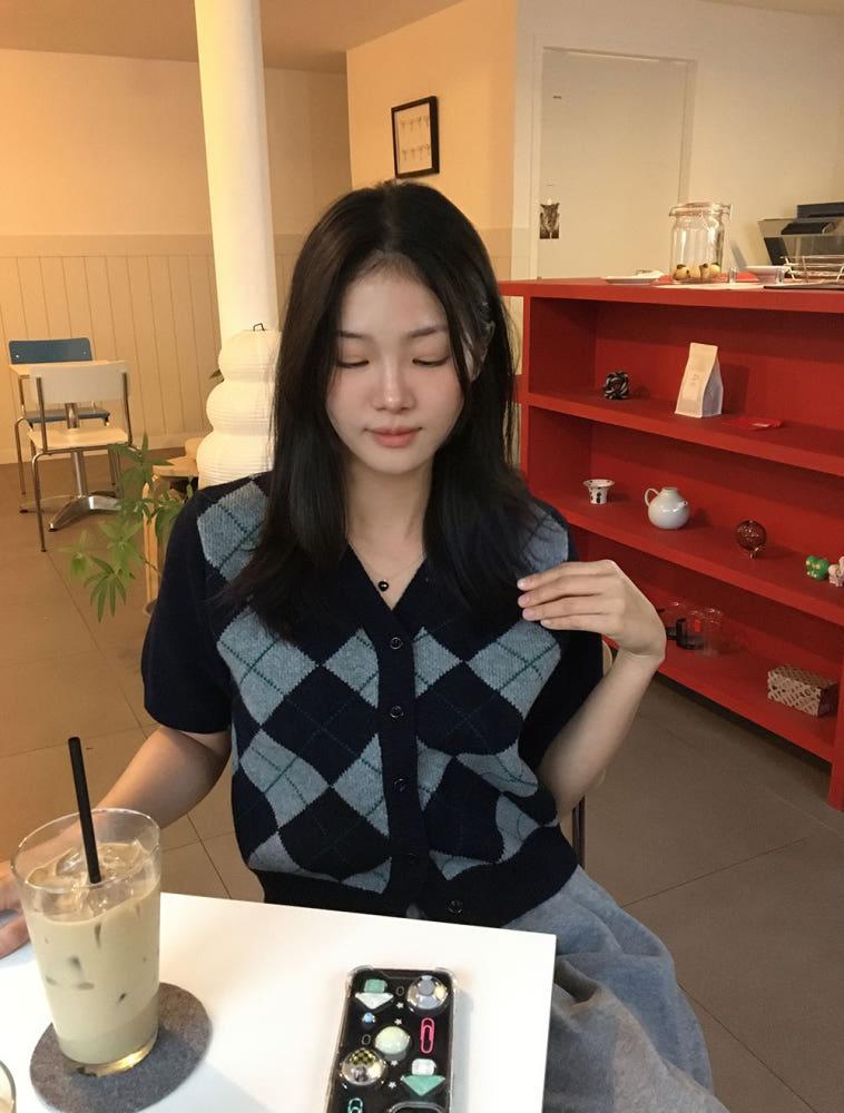 세컨드 울 아가일 반팔 가디건 (3color)
