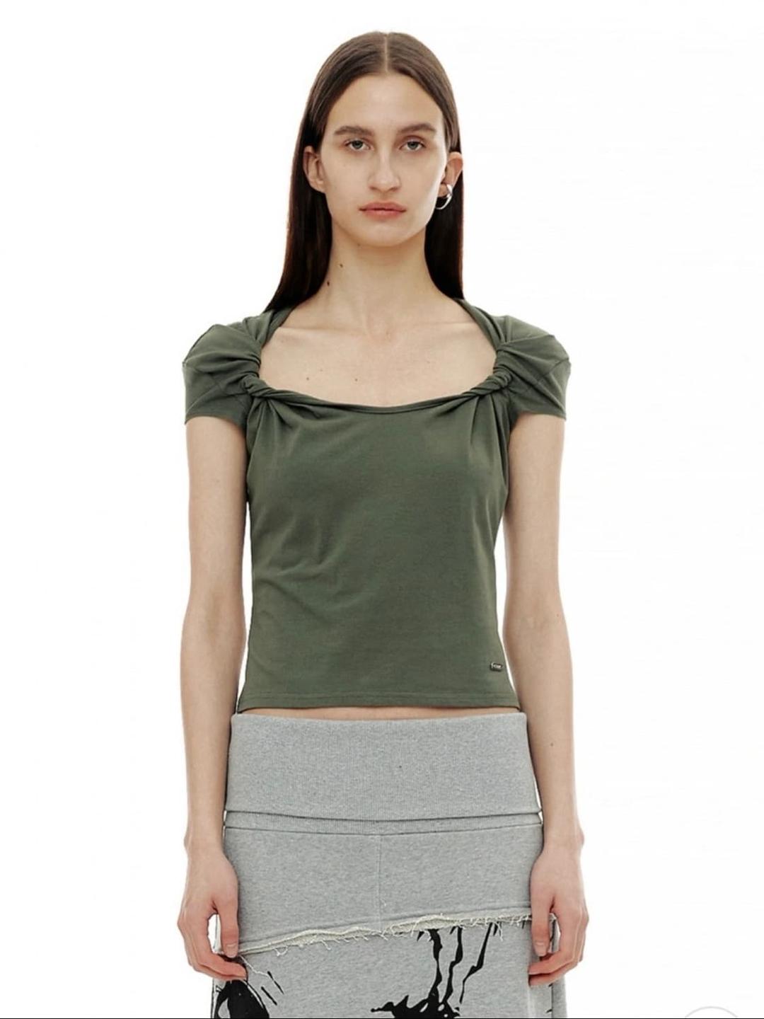 세릭/  TWIST ROUND HALF TOP / KHAKI | 후루츠패밀리