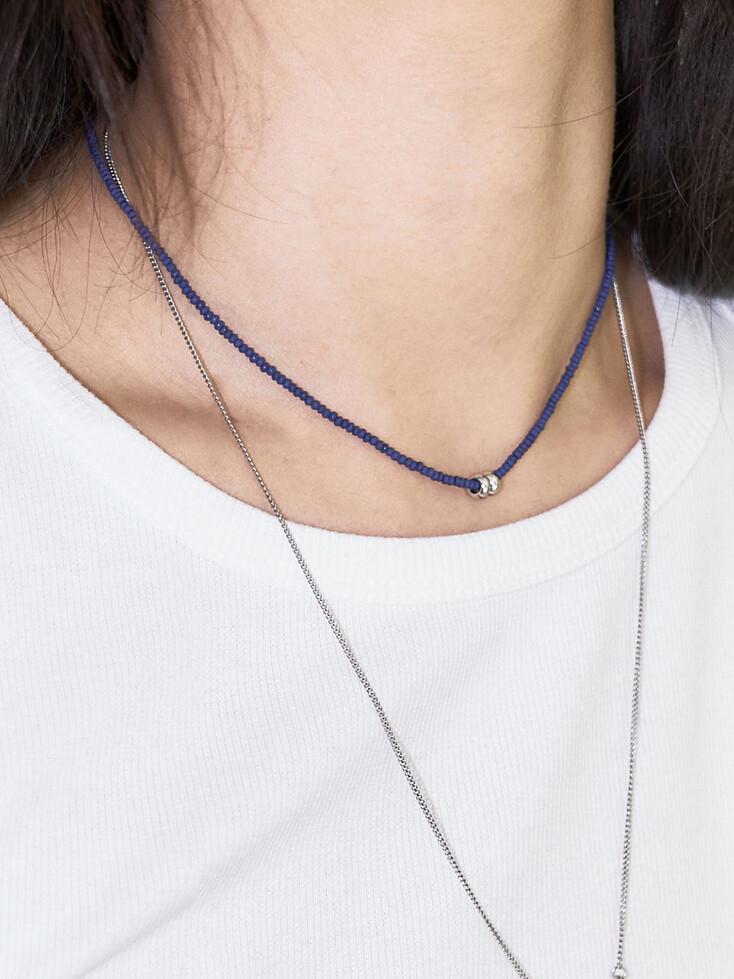 SILVER DONUT NECKLACE BLUE