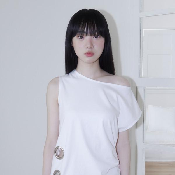 EYELET LOOSE SLEEVELESS (WHITE)