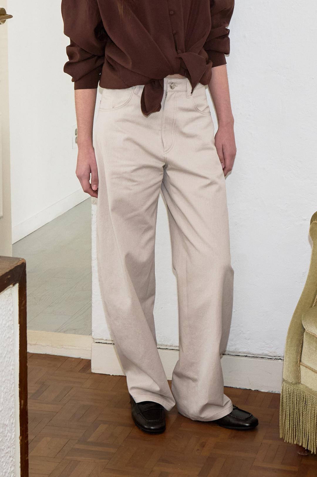Curved Pants in Dense Twill (Stone Beige)