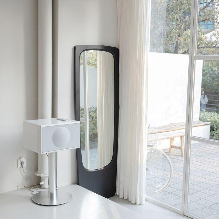 [29CM 단독]엣지미러 - 블랙(L) / 무늬목 나무 디자인 오브제 액자 전신 벽 거울