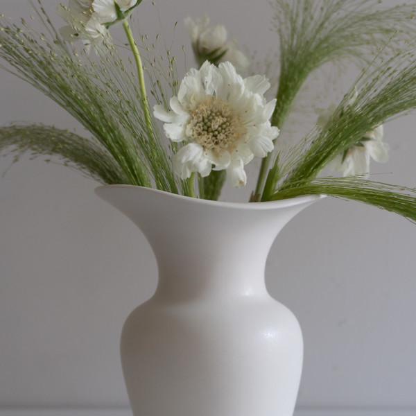 Curvy Vase High - Peal White