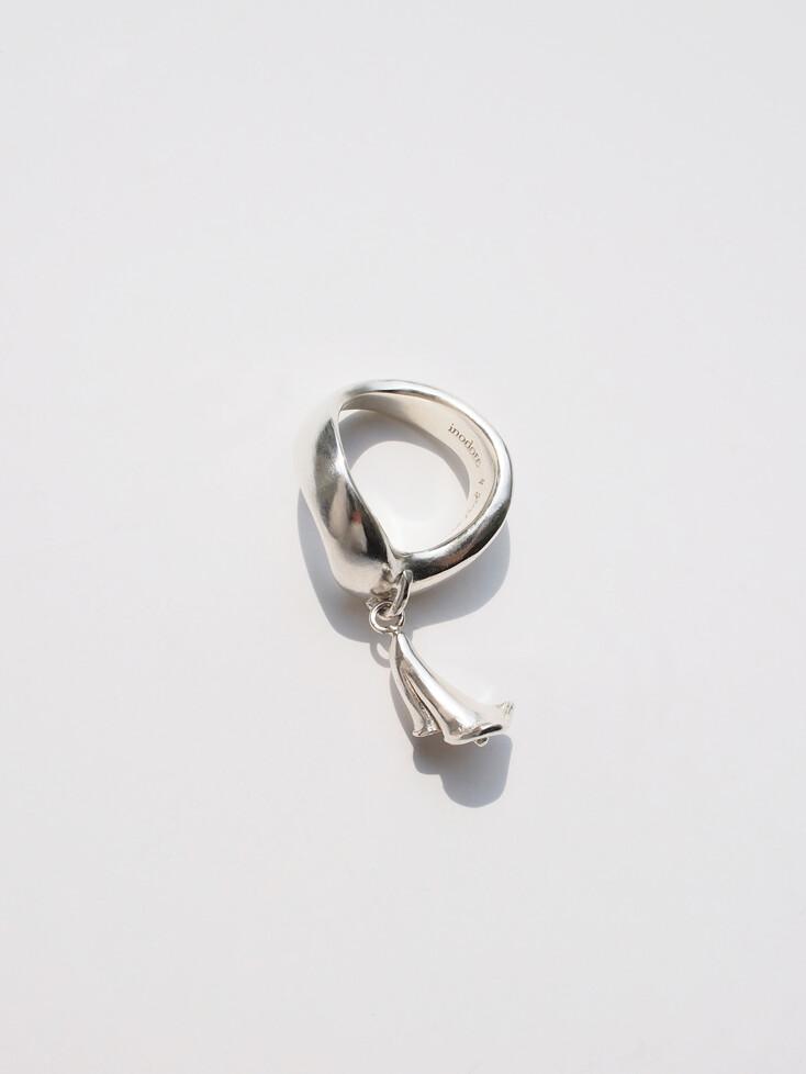Greem calla ring
