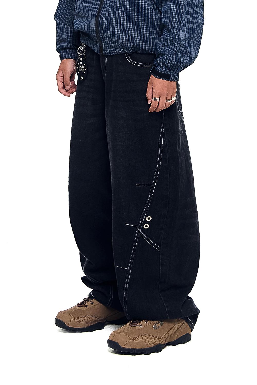 [09.23 예약 배송] Incision Eyelet Washed Denim Pants (Black)