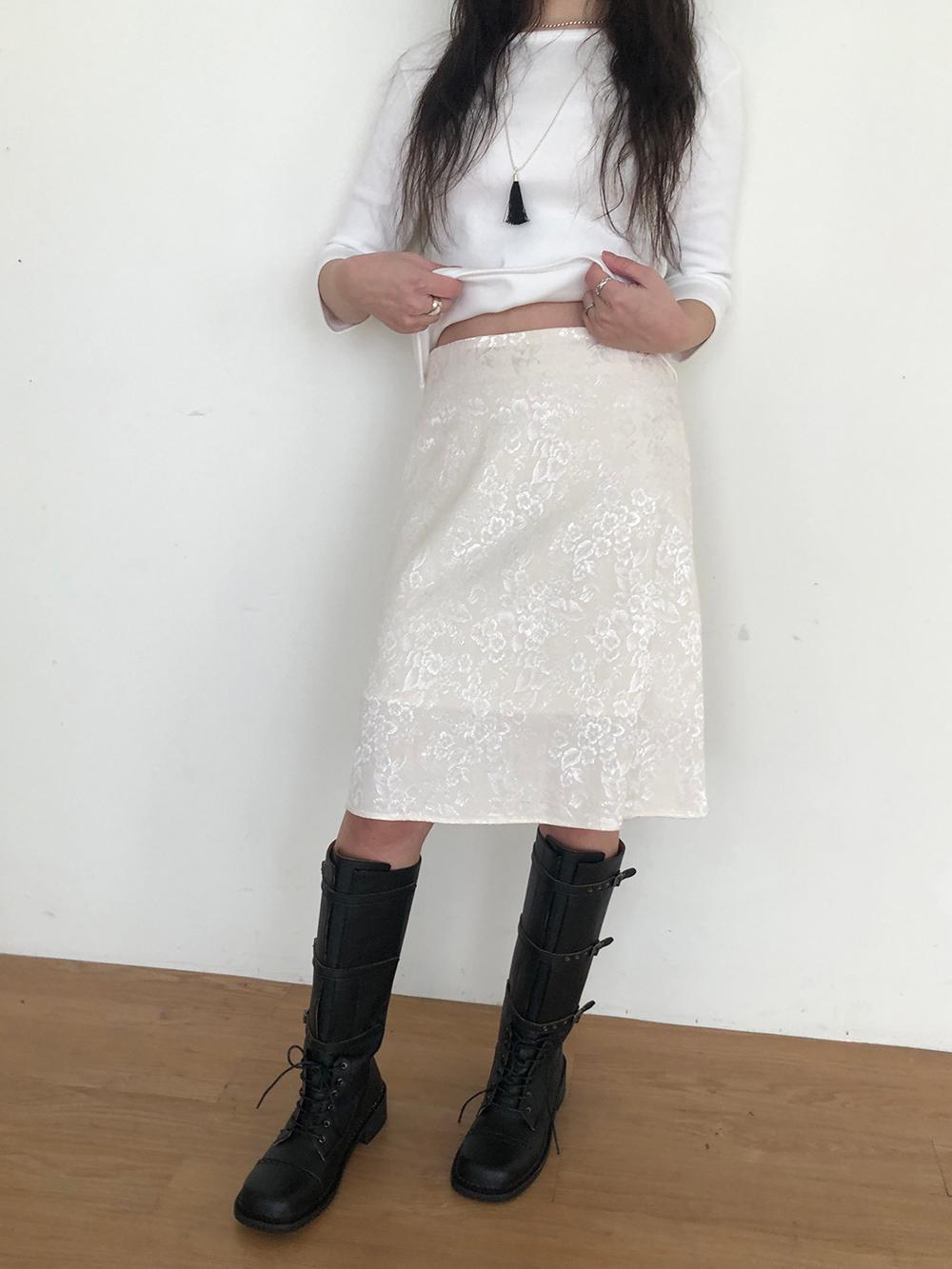 (by male) oriental mid skirt (cream) 재진행 수요일출고