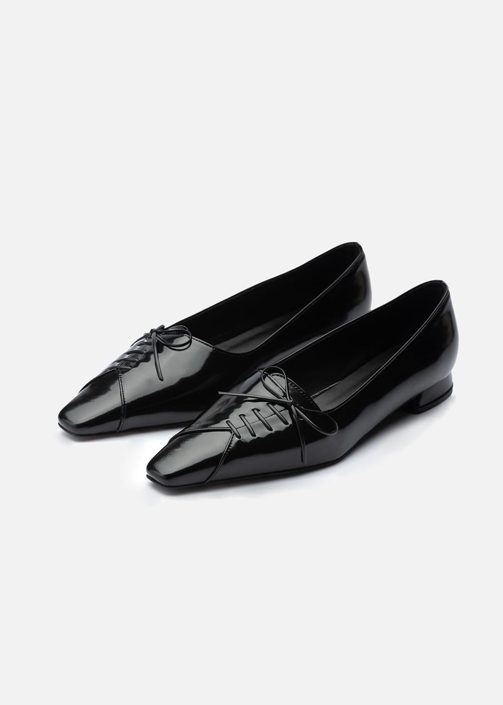 New london flat shoes / shiny black