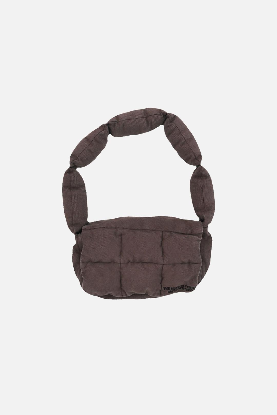 THE MUSEUM VISITOR Dyeing Cushion Minibag "Brown\" 더 뮤지엄 비지터 다잉 쿠션 미니백 \"브라운\"