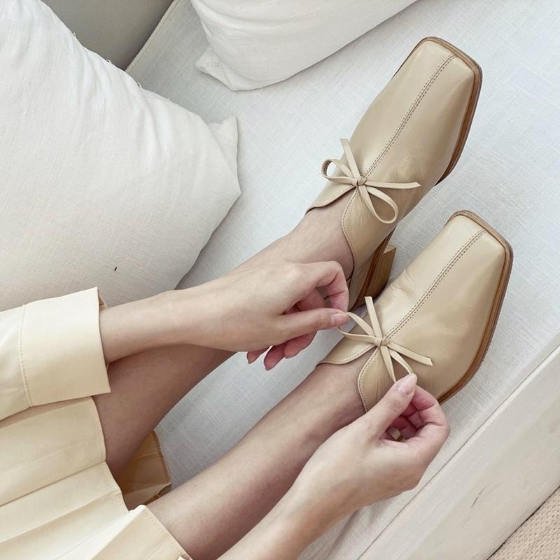 [쥬다르]  Baguette ribbon loafer beige