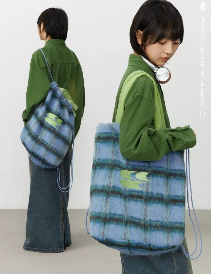 CriyngCenter 로고 앙고라 퍼백팩 (3color)