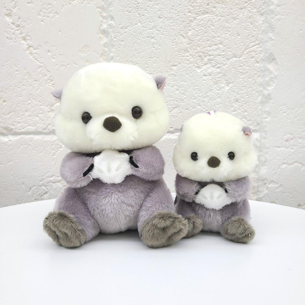 어뮤즈 조개 든 해달 인형 키링 & 인형 [피치코튼캔디]