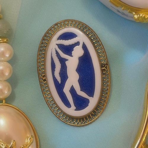 1930s Antique Celluloid Cameo Brooch (no.2301997)