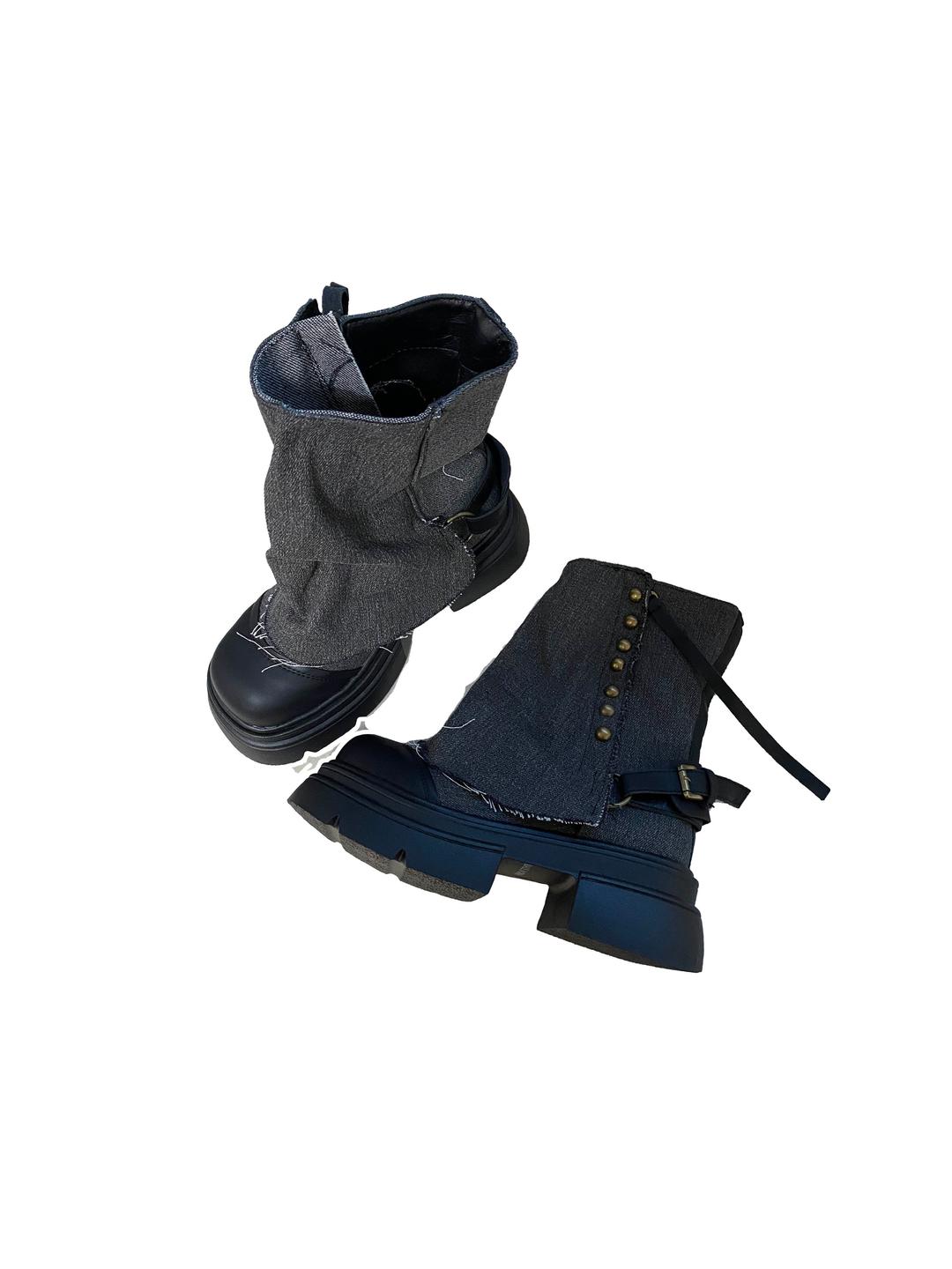 *select* Charm Boots (Black)