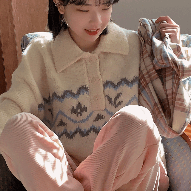 도톰한 울 카라 단추 아이보리 노르딕 박스 루즈핏 크롭 숏 포근한 크림색 스웨터 니트 2col