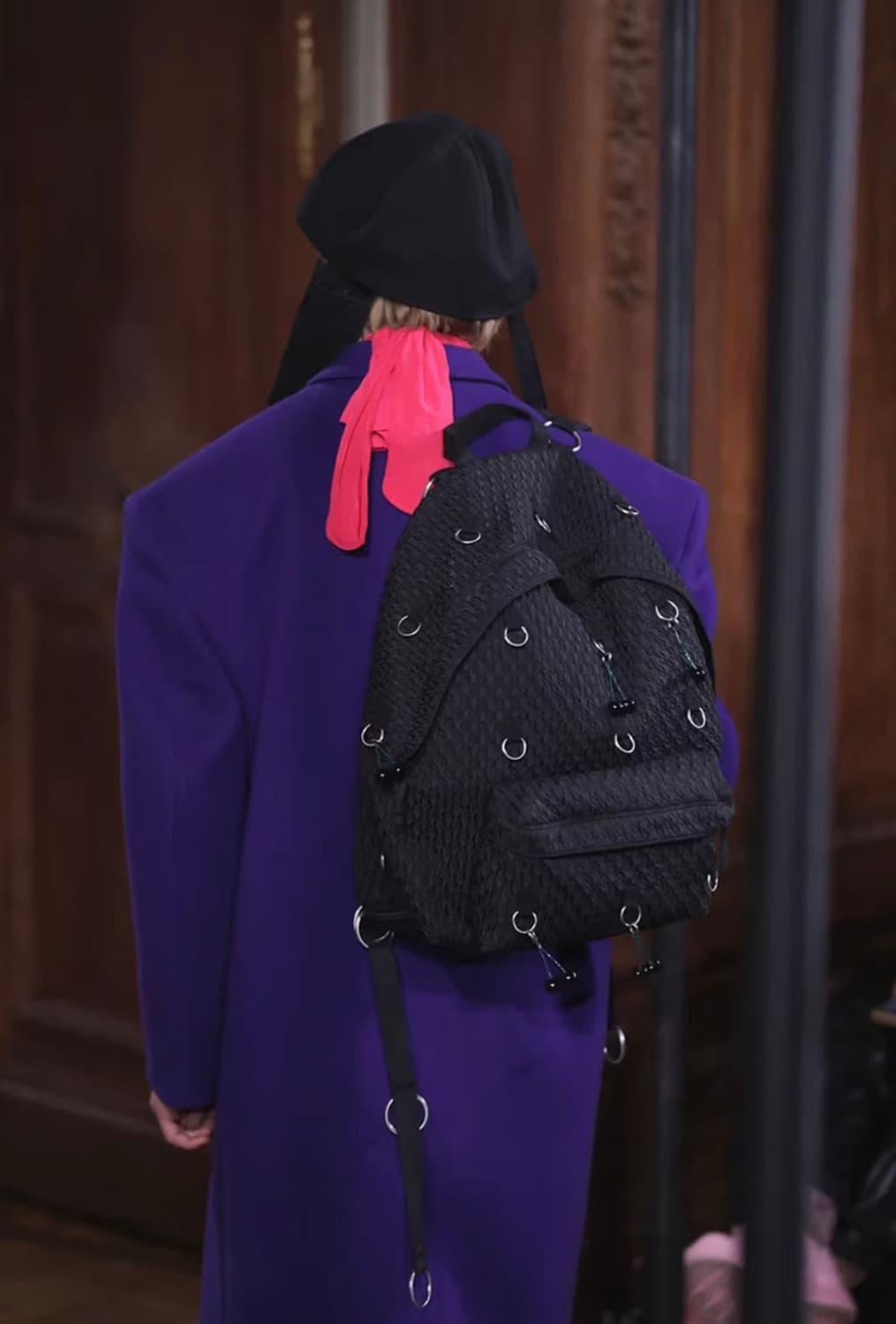 라프시몬스 이스트팩 패디드 루프링 백팩 | 후루츠패밀리