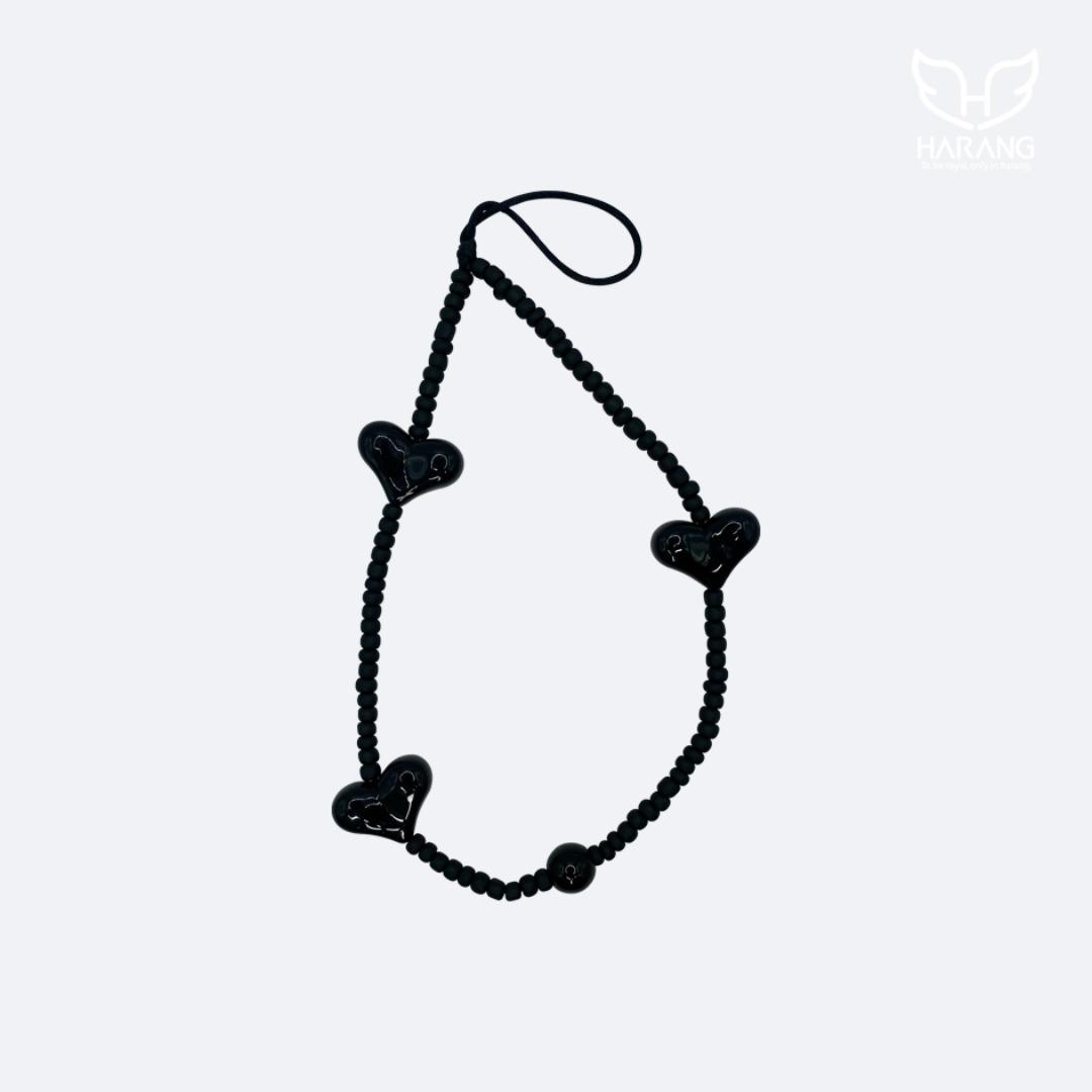 하랑 아크릴 블랙 하트 비즈 핸드폰 줄 스트랩
