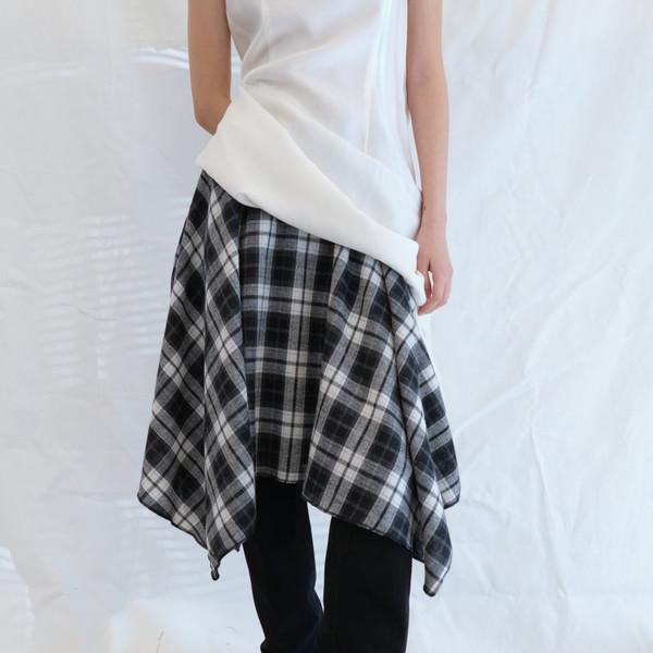 Check Wrap Midi Skirt (Black)