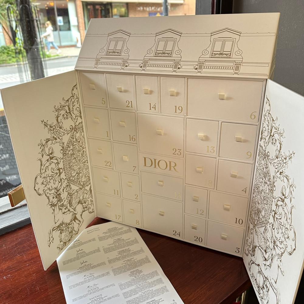 [23신상 한정판] 디올 르 30 몽테뉴 어드벤트 캘린더 크리스마스 선물