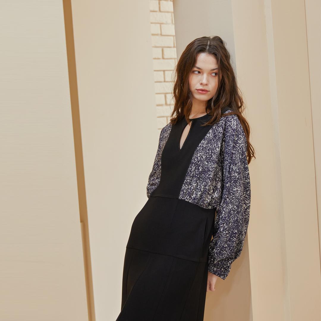 [까이에] 마블 프린트 컷아웃 니트롱원피스