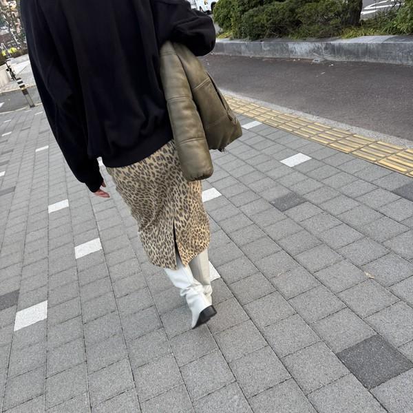 leopard skirt