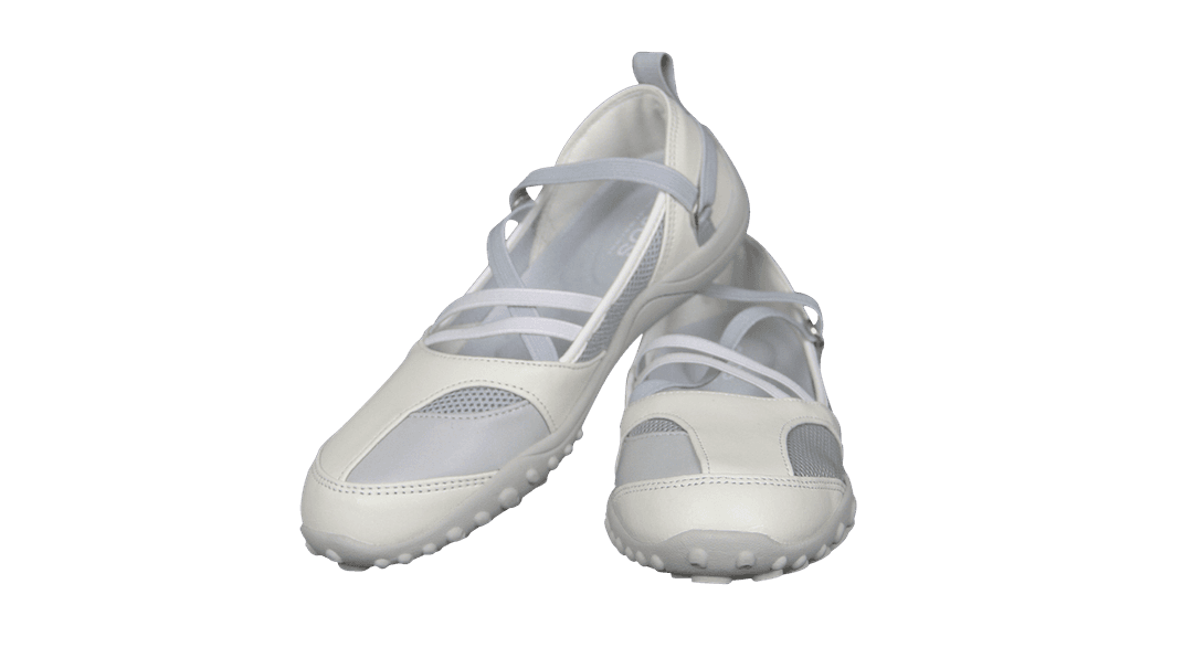 Strap Embossed Toe Shoes / Ivory